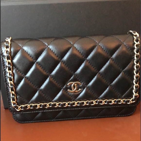 Authentic CHANEL Quilted Gold-Tone Metal Black - Picture 4 of 9